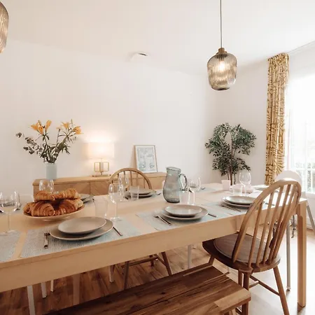 Maison Familiale Avec Jardin Proche De La Rochelle Villa *