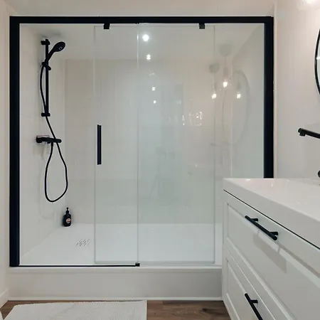 Maison Familiale Avec Jardin Proche De La Rochelle *