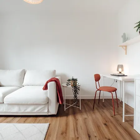 Maison Familiale Avec Jardin Proche De La Rochelle *